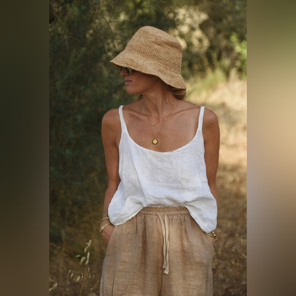 BEACHWOOD BABY Tops - NEW BEACHWOOD BABY playa tank top in blanco one size White Linen